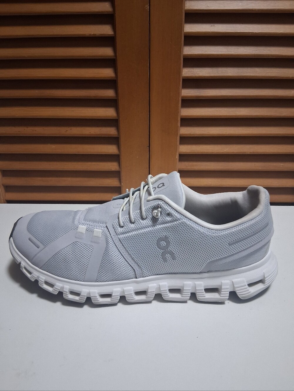 On Cloud 6 Glacier White Men's Running Shoe * Size: 9.5